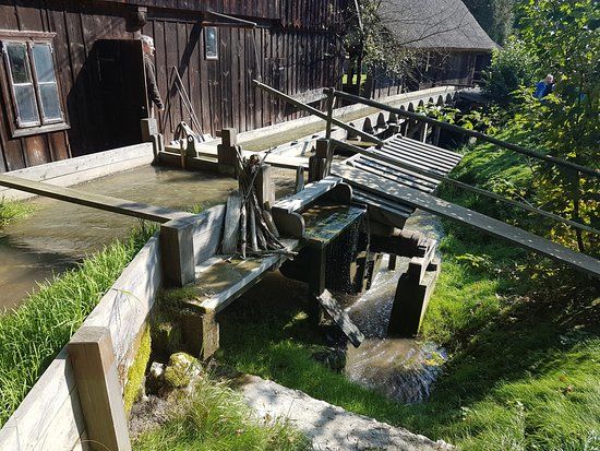Boroniówka zabytkowy młyn wodny i tartak